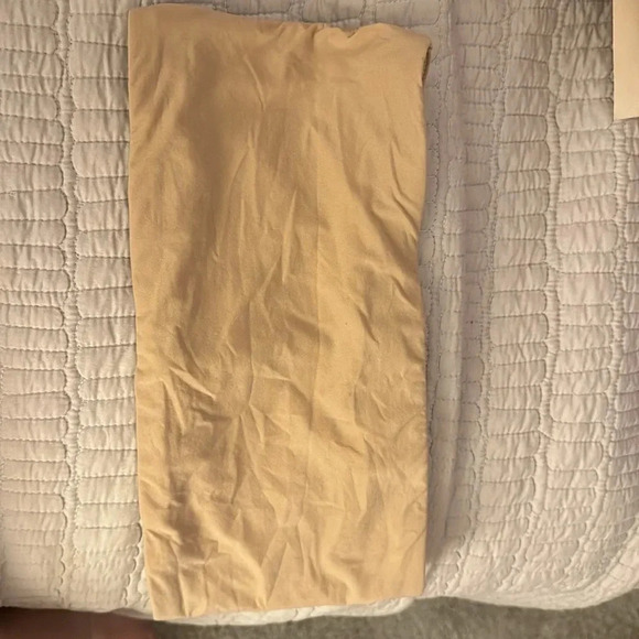 *Final Price* Skims Fits Everybody Bandeau NWOT Small Tan Colored Kardashian - Picture 4 of 4